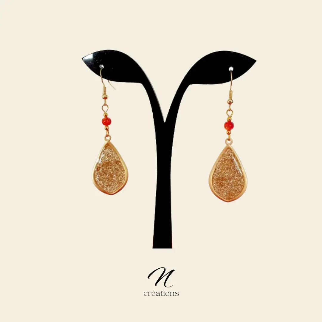 Boucles gouttes dorées mates