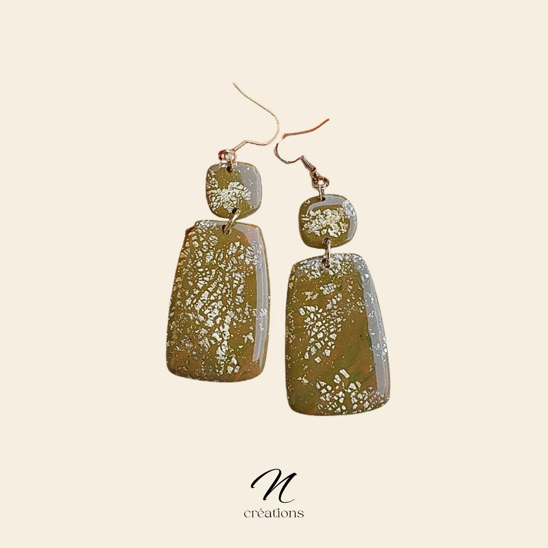 Boucles d’oreilles rectangulaires caramel et feuilles d’or