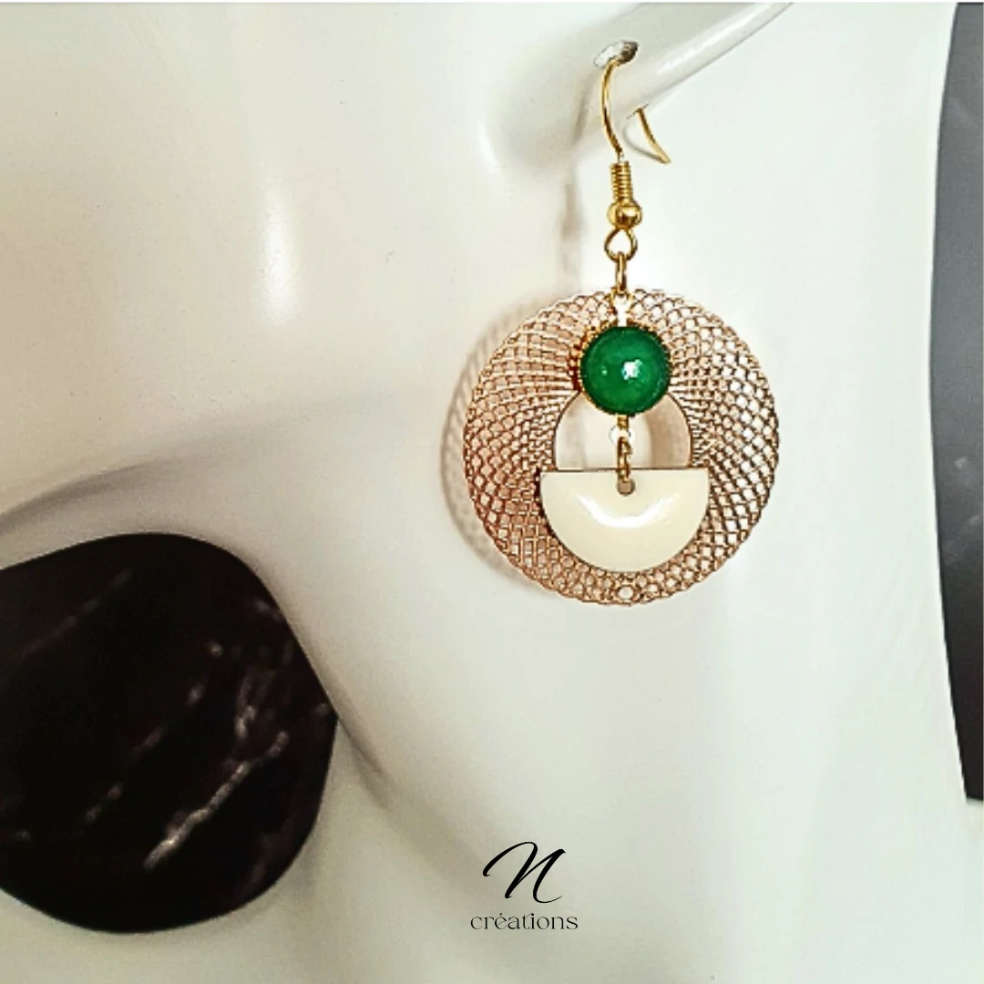 Boucles d’oreilles “ONYX VERT & FILIGRANE DORÉ” – Élégance raffinée