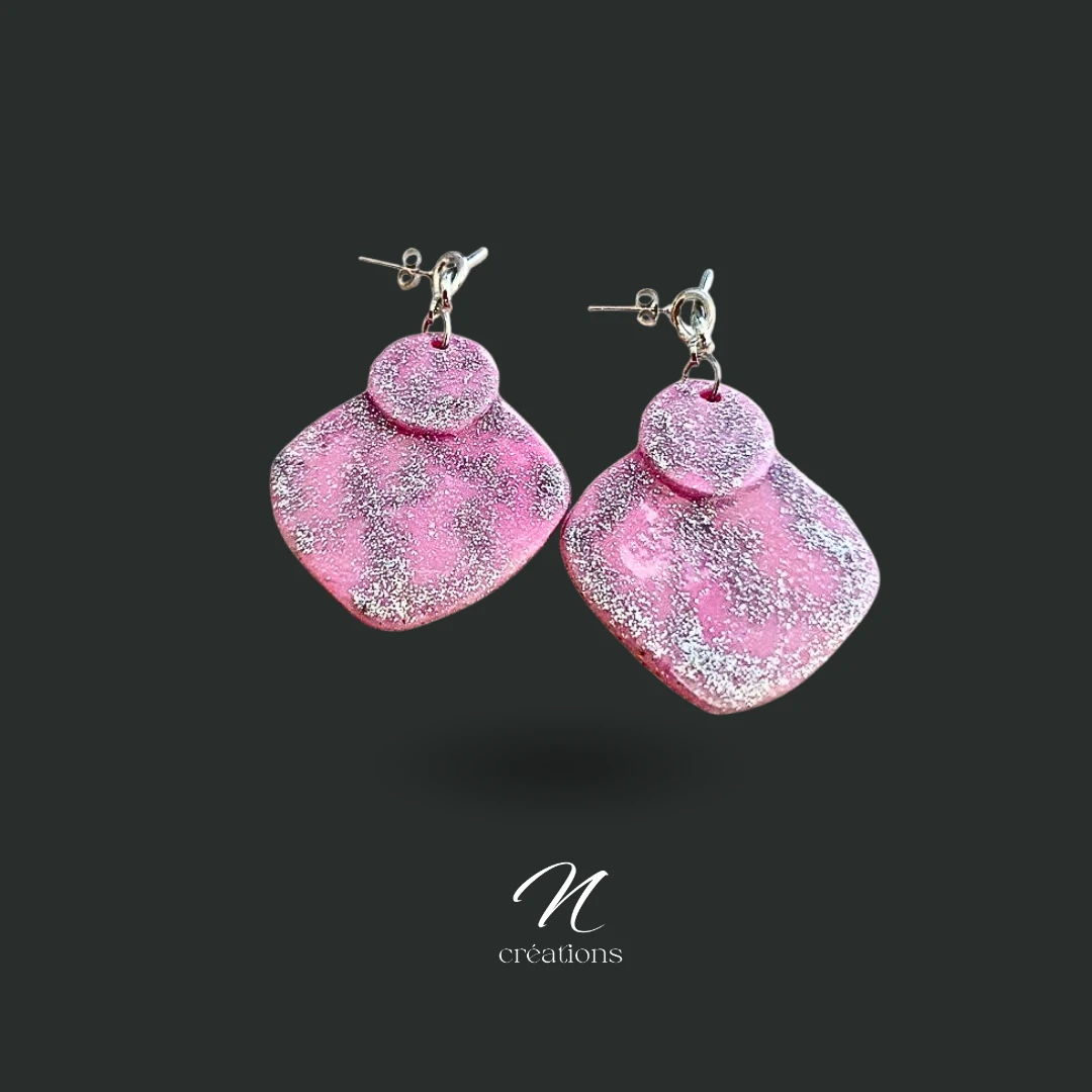 Boucles d’oreilles en argile polymère rose
