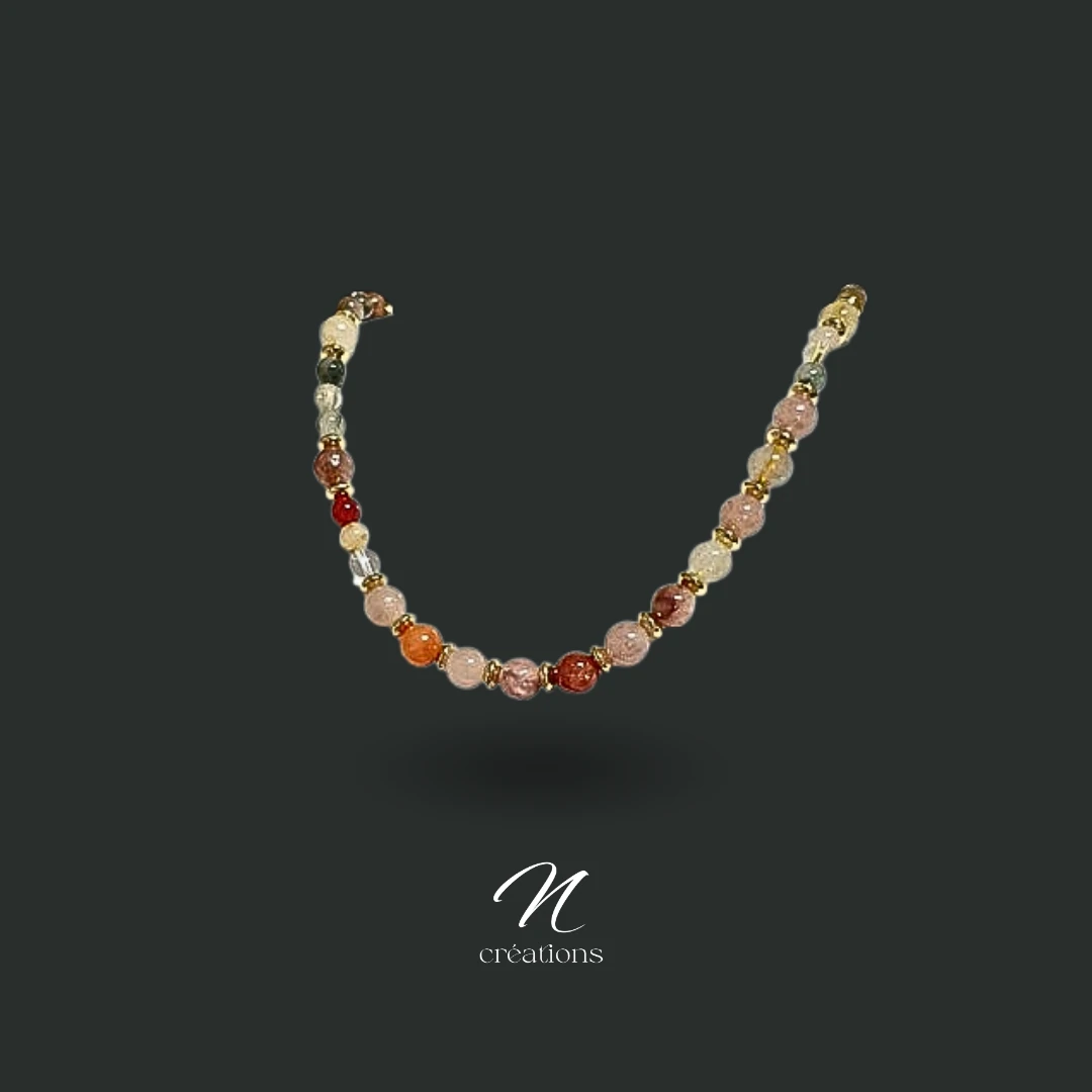 Collier 40 cm en Quartz rutile grade 5A, perles 6-8 mm et acier doré inoxydable. Créativité, énergie positive, fait main.